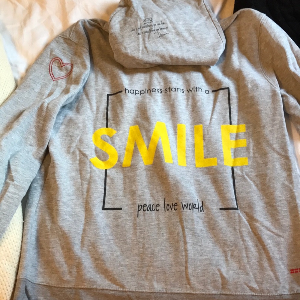 PEACE LOVE WORLD HOODIE